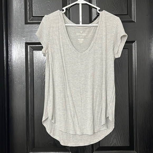 Buttery soft grey stripped t shirt - Picture 1 of 2